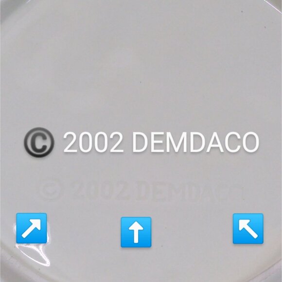 Demdaco Forever Christmas Santa Decorative 8" Plate 2002 Teddy Bear Holly Detail - Picture 3 of 6